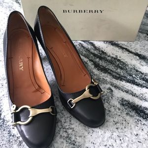 Burberry pumps